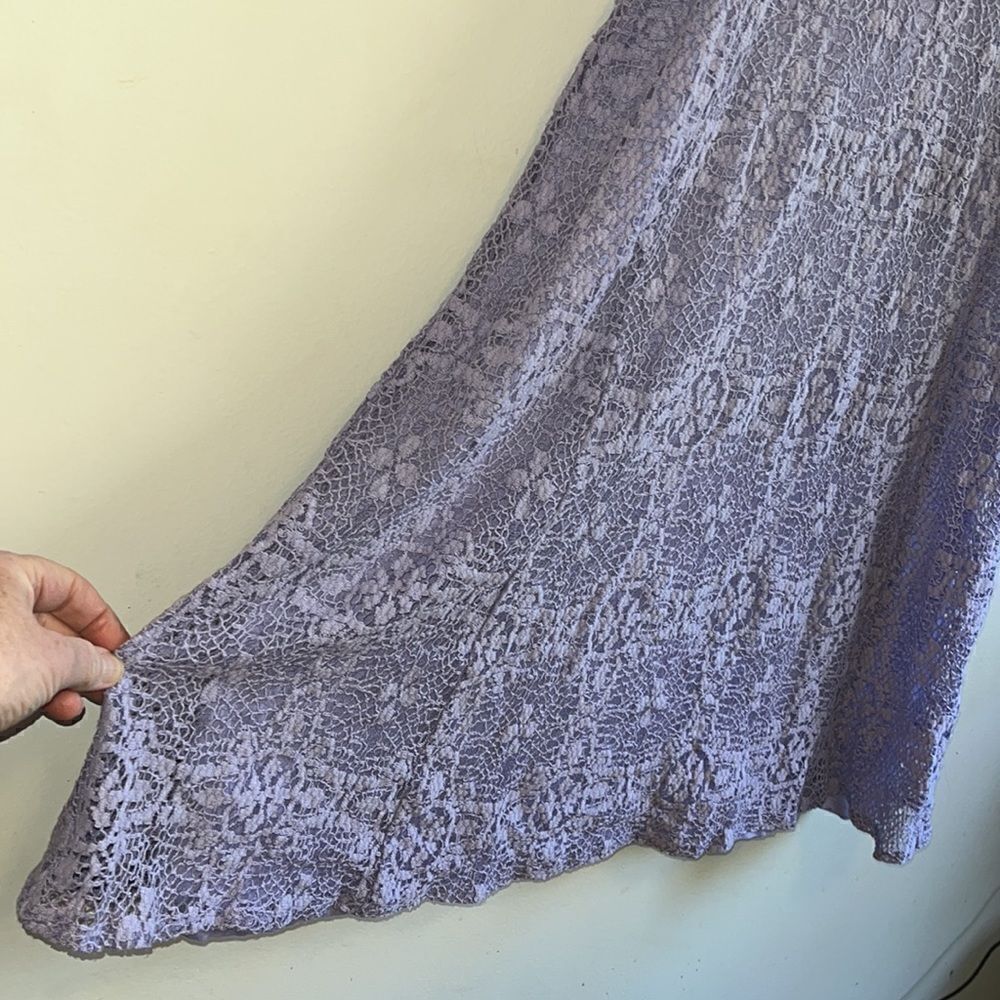 EXCELLENT CONDITION LARGE PRETTY PURPLE FREE PEOPLE LACE SLEEVELESS LINED DRESS - Picture 6 of 8